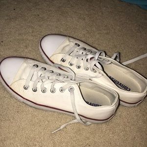 White converse women’s size 7.5